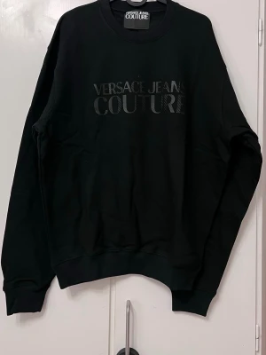 Tröja i svart storlek M - Oanvänd 