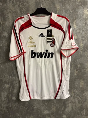 Milan Kaká fotbollströja retro - Storlek XL - Helt ny storlek XL