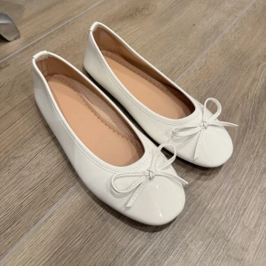 Vita ballerinaskor  - Söta ballerina skor som inte kommit till användning 💕