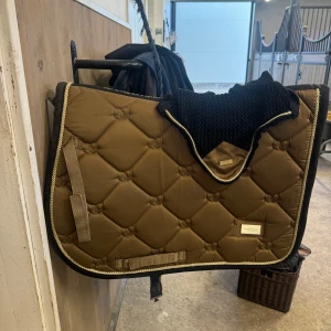 Equestrian Stockholm sett - Fint sett i stolen Full mycket fint skick 