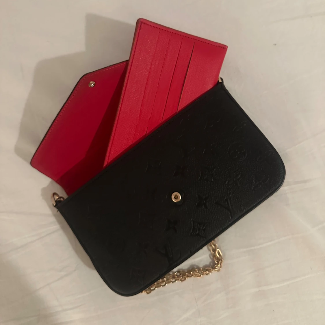 svart axelväska i skinn - 2