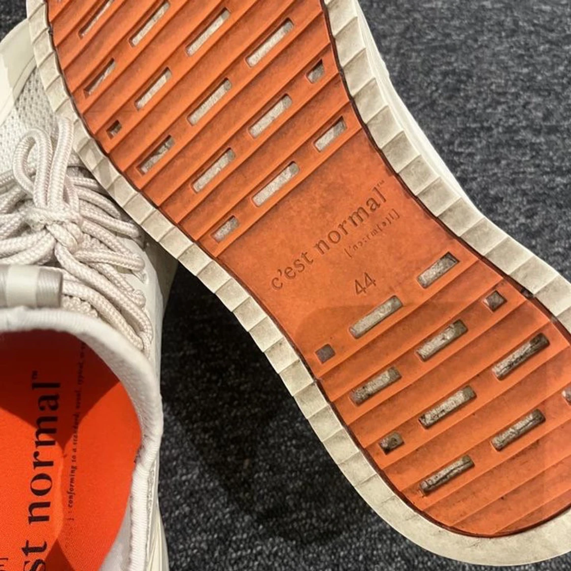 Beige sneakers från C'est Normal - 3