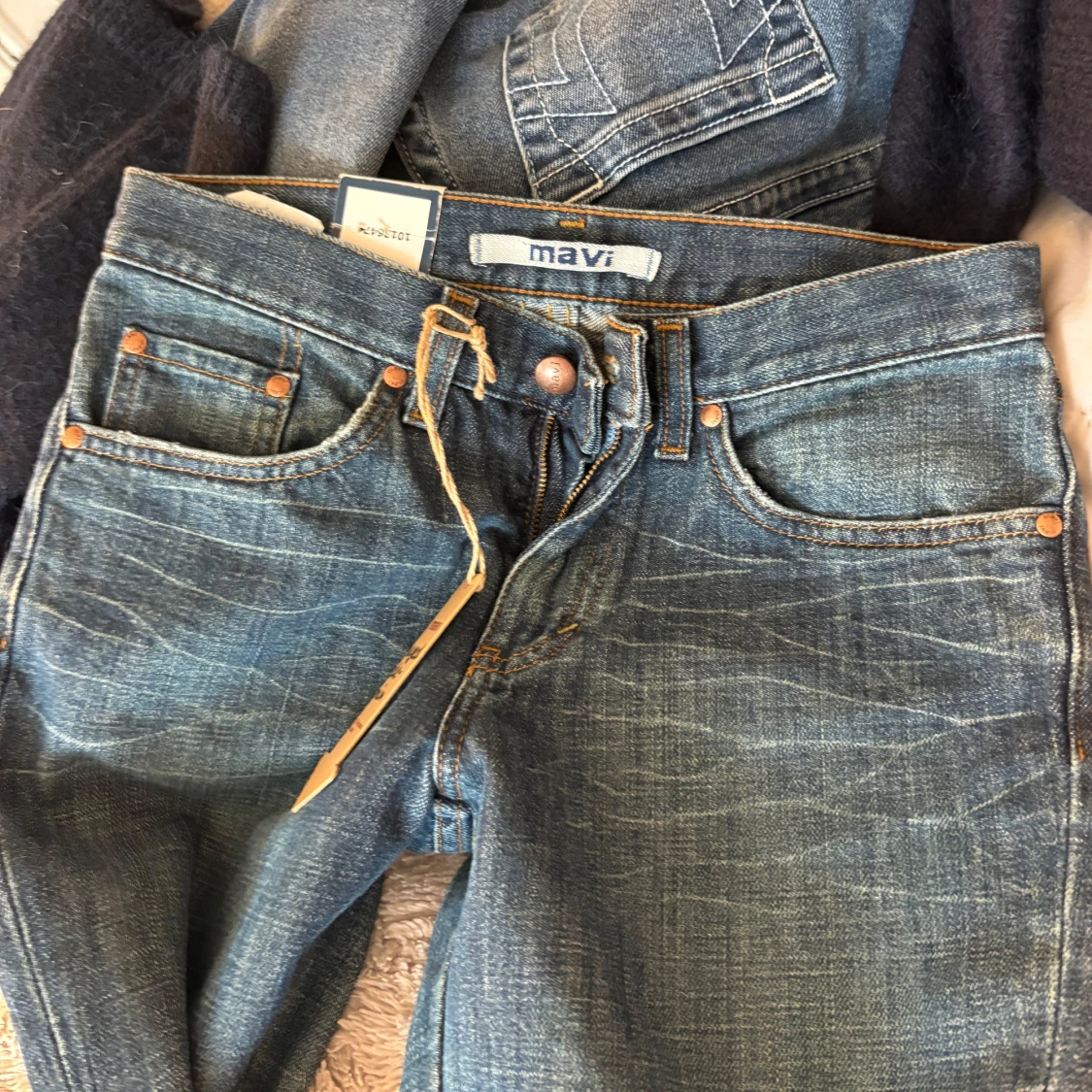 Blå bootcut jeans från Mavi - 3