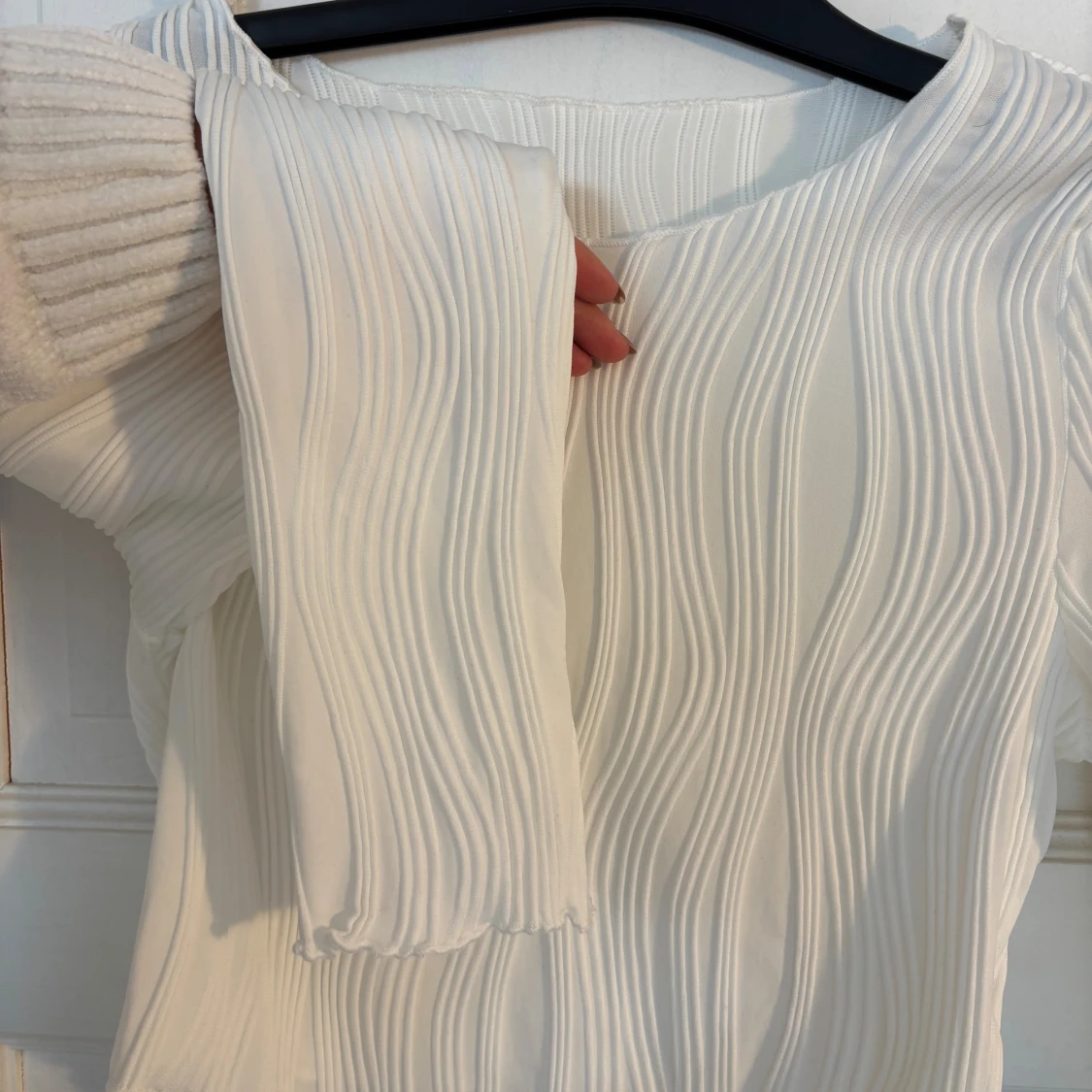 Vit ribbad långärmad topp - 1