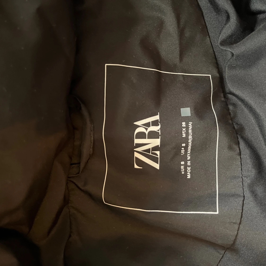 Svart pufferjacka från Zara - 3