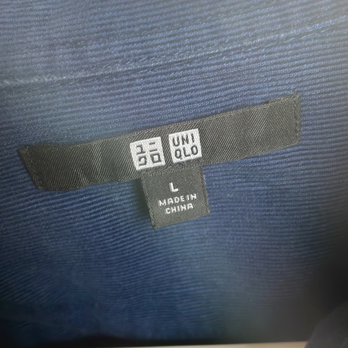 Mörkblå manchesterskjorta från Uniqlo - 2