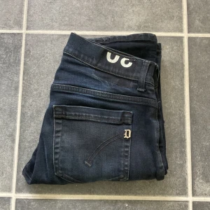 Dondup George - Säljer dessa Dondup George jeans i storlek 30 är såklart i bra skick och passar perfekt nu inför hösten 