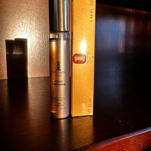 1 Million Royal  - Snygg och trendig parfym från Paco Rabanne, 1 Million Royal. Flaskan innehåller 33 ml och har en lyxig design som sticker ut. Perfekt storlek att ta med överallt.