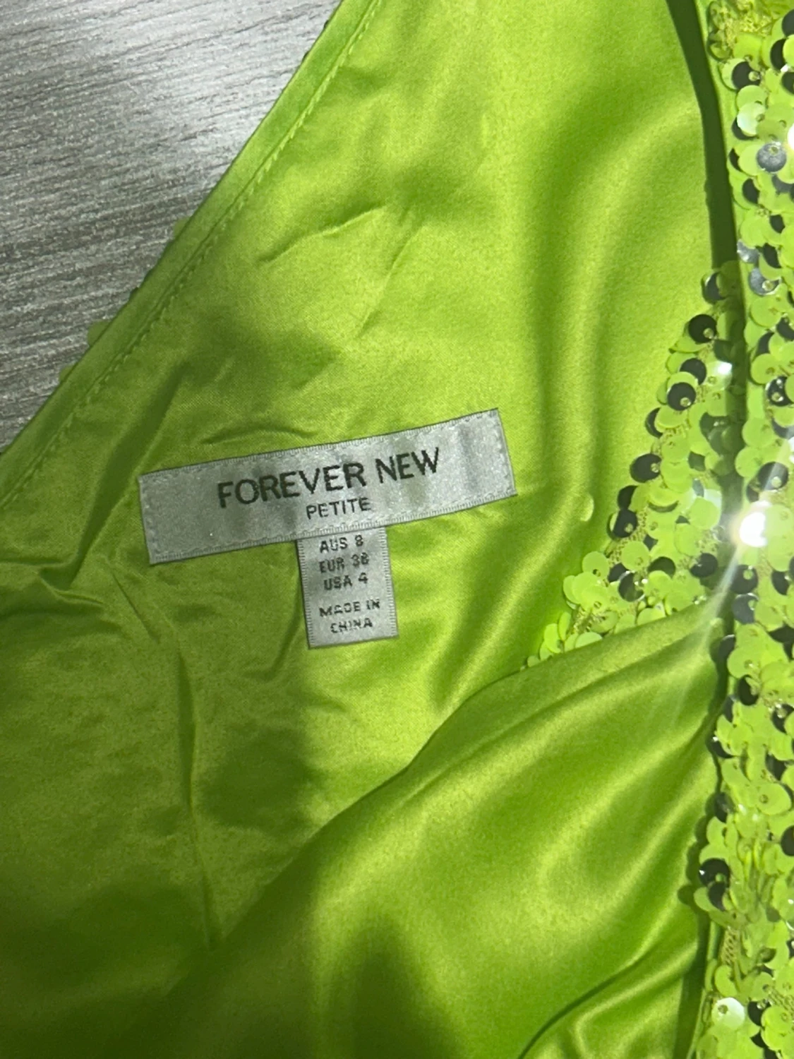 Limegrön paljettklänning Forever New - 2