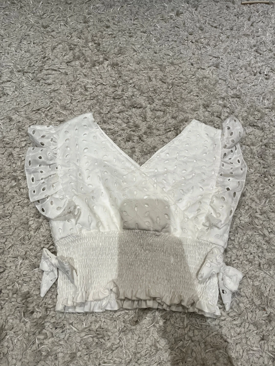 Vit blus med volang från SHEIN