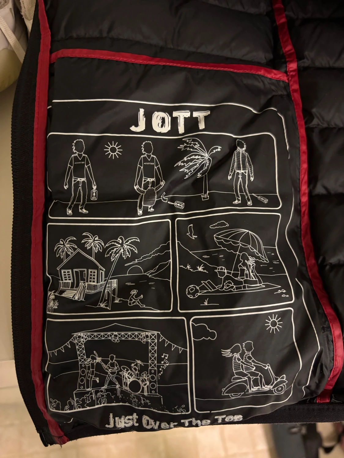 Svart dunväst från JOTT - 3