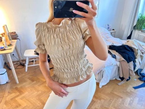 söt topp - fin, som ny 