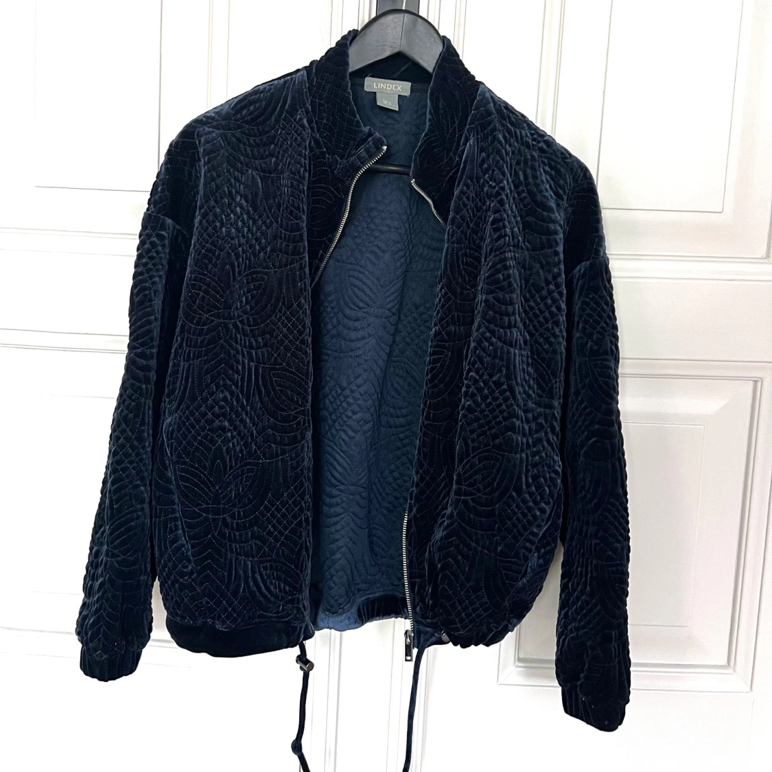 Mörkblå quiltad sammetsjacka  - 2
