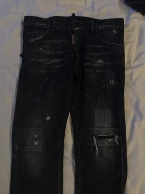 Dsquared2 - Bra skick knappt andvändt dem små på mig