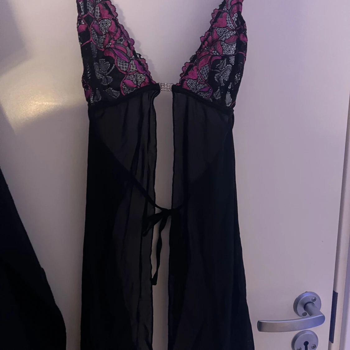 Svart spetsklänning från Chilirose