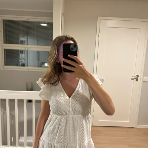 Vacker vit klänning - Vit klänning som passar till allting