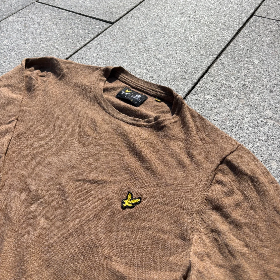 Brun stickad tröja från Lyle & Scott - 1