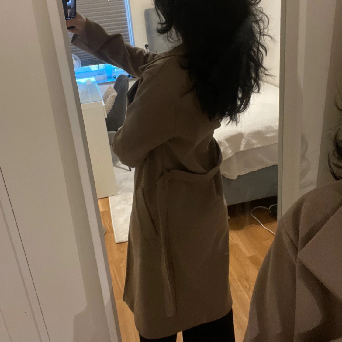 Brun kappa med bälte - 1