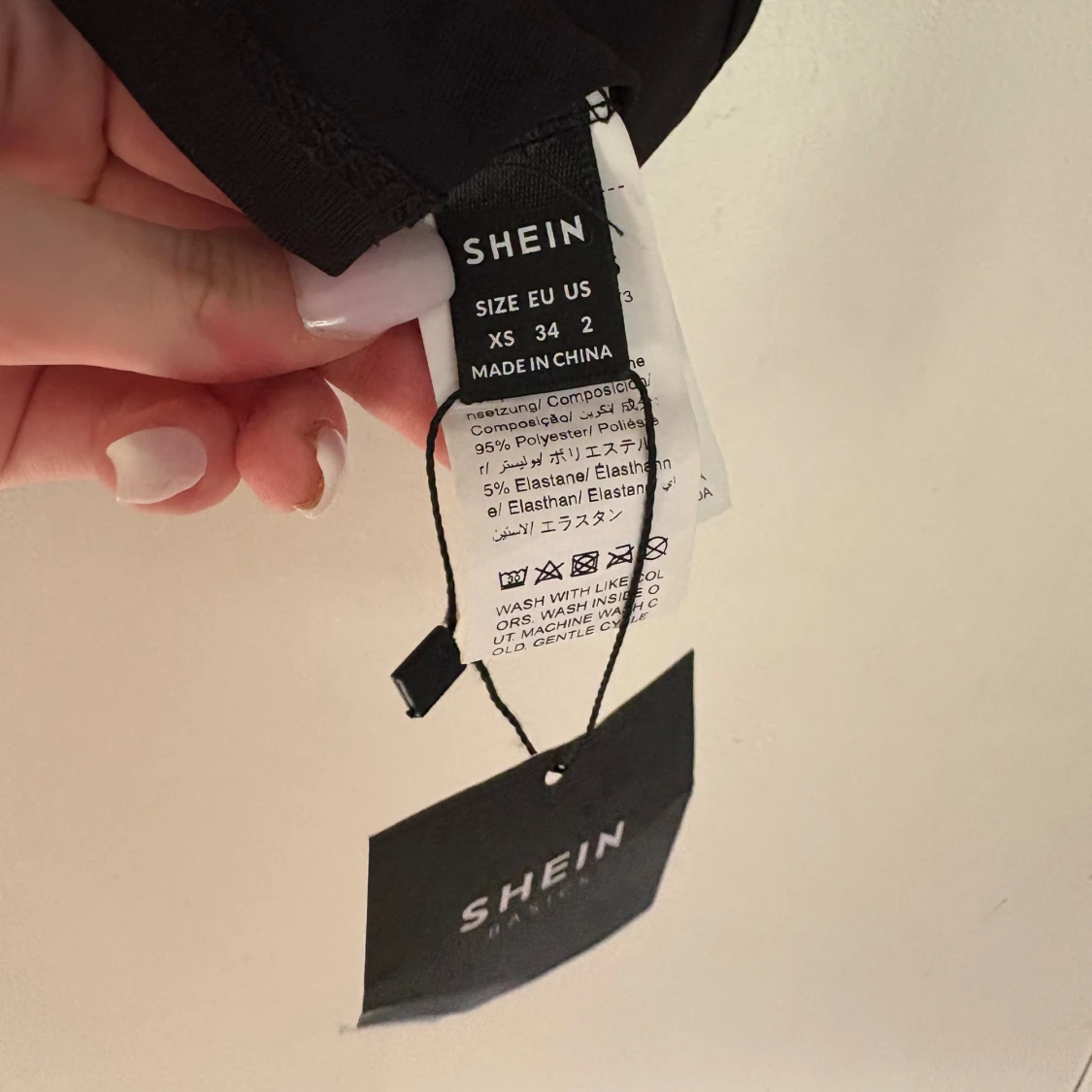 Svart croppad linnetopp från SHEIN - 2