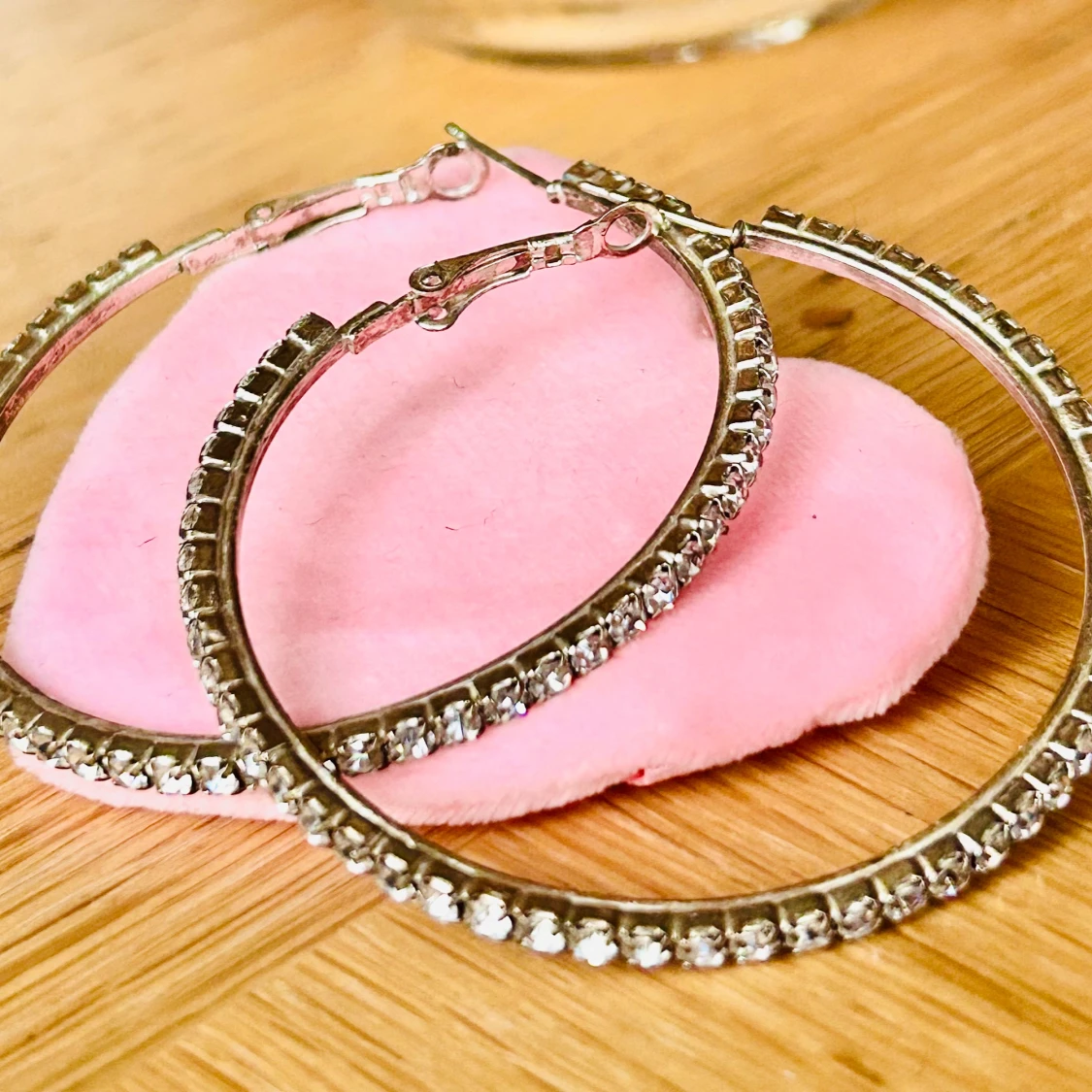 Fina  hoops med strass! - 1