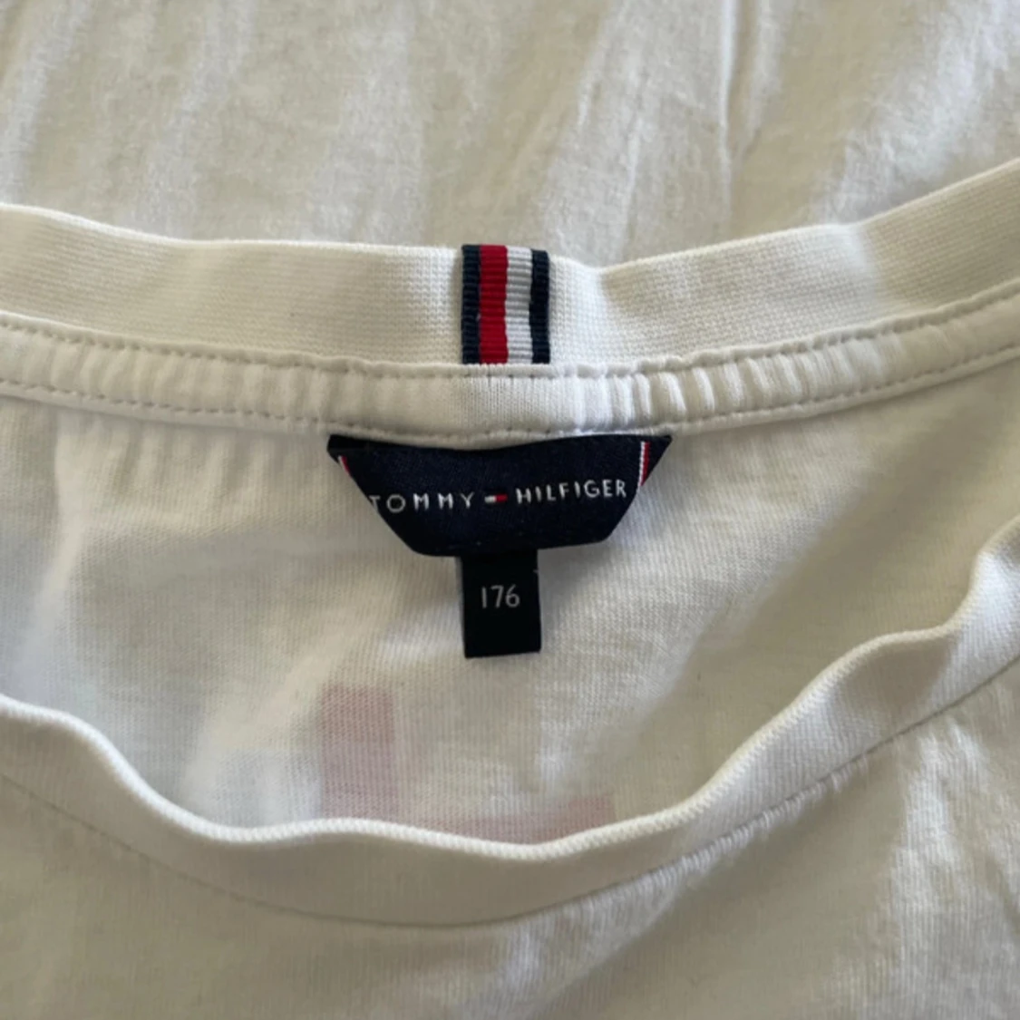 Vit Tommy Hilfiger t-shirt med tryck - 1