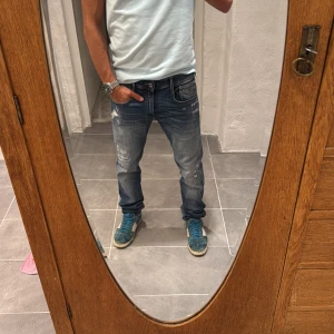 Replay jeans  - Ett par snygga byxor från Replay i storlek W32 L32 i modellen Anbbas 