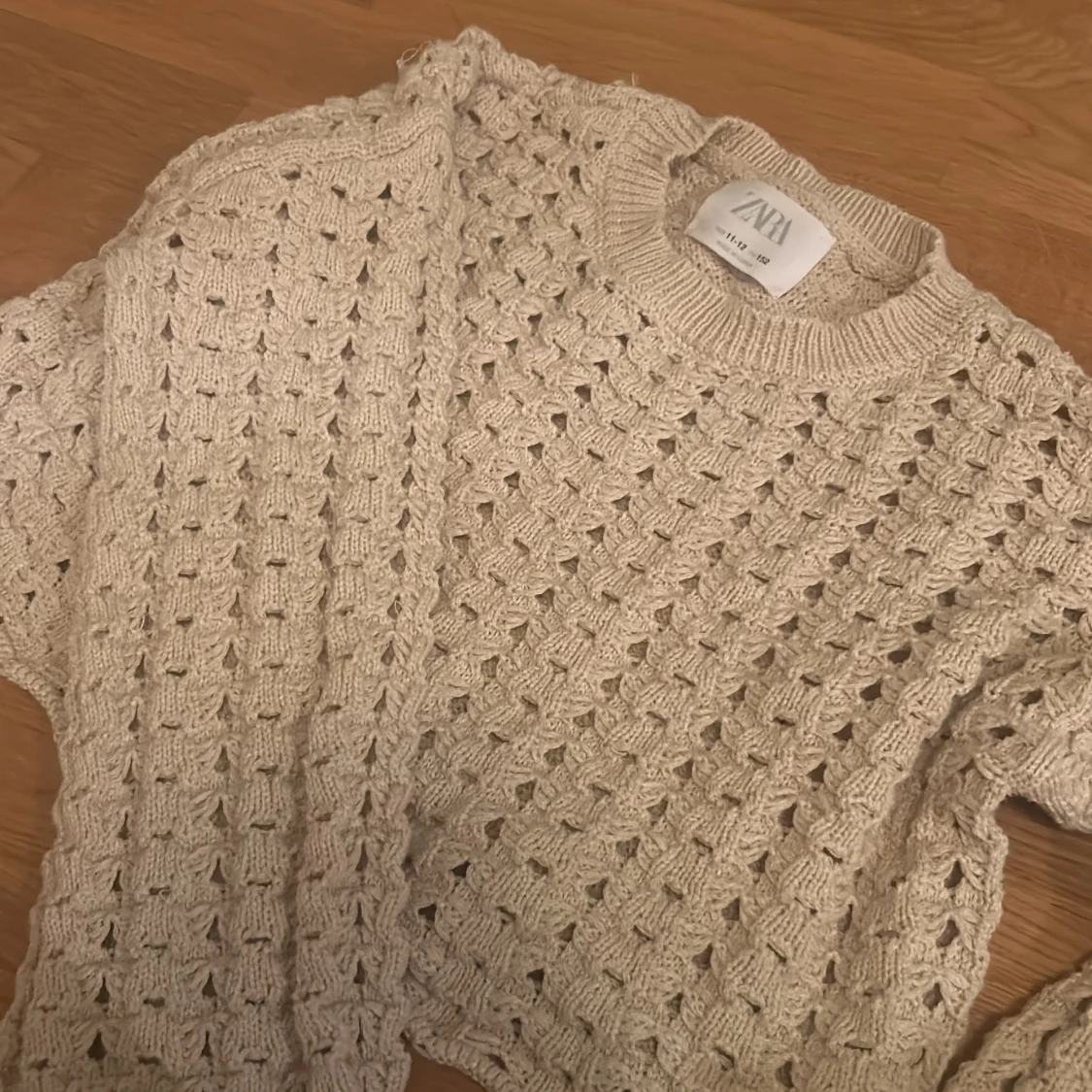 Beige stickad tröja från ZARA - 1