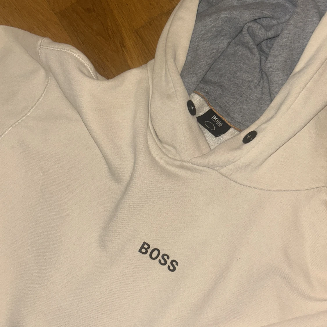 Beige hoodie från BOSS med huva - 2