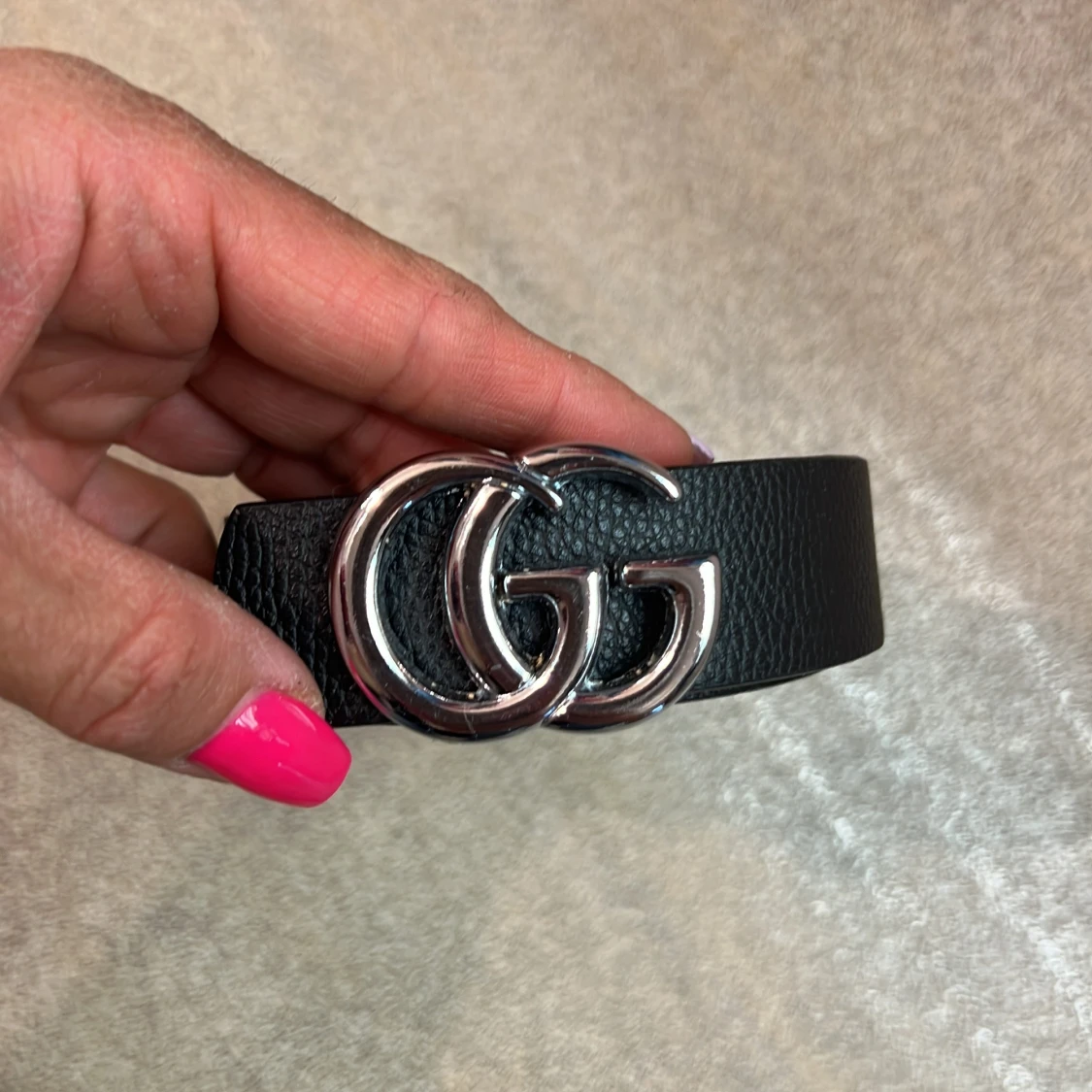 Svart skärp i skinn