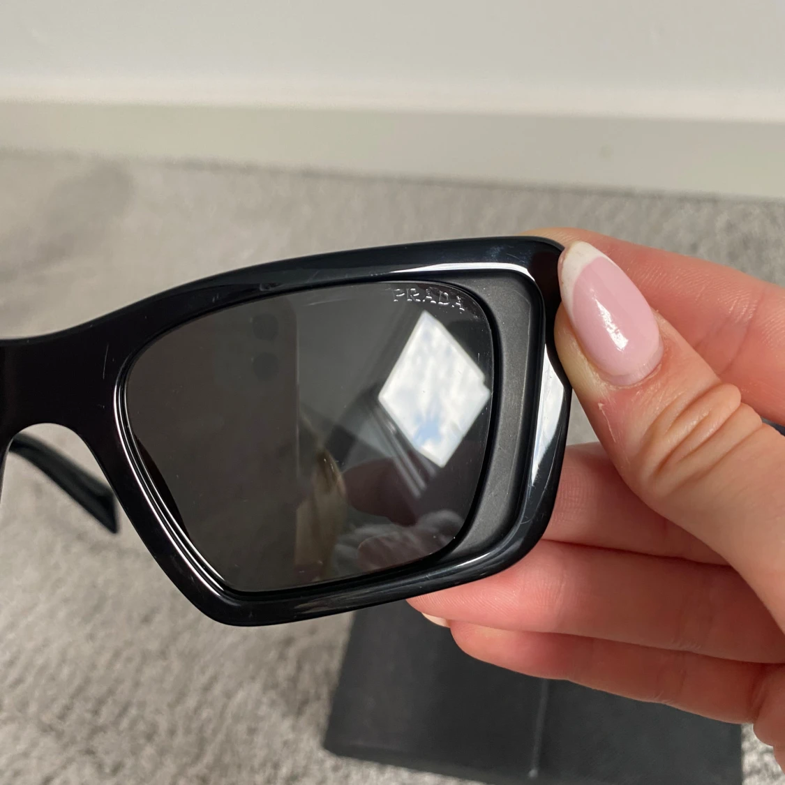 Svarta solglasögon från Prada - 1