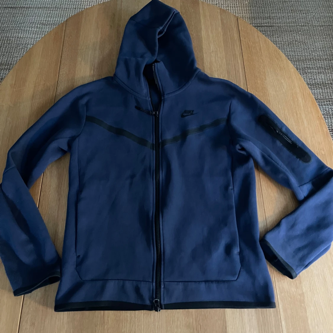  Nike Tech sätt - Marinblå . Jacka str S , Byxa str XS  - 1