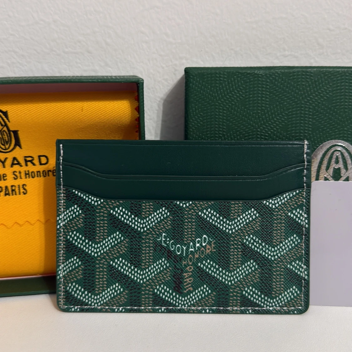 Grön G yard plånbok med mönster - 1