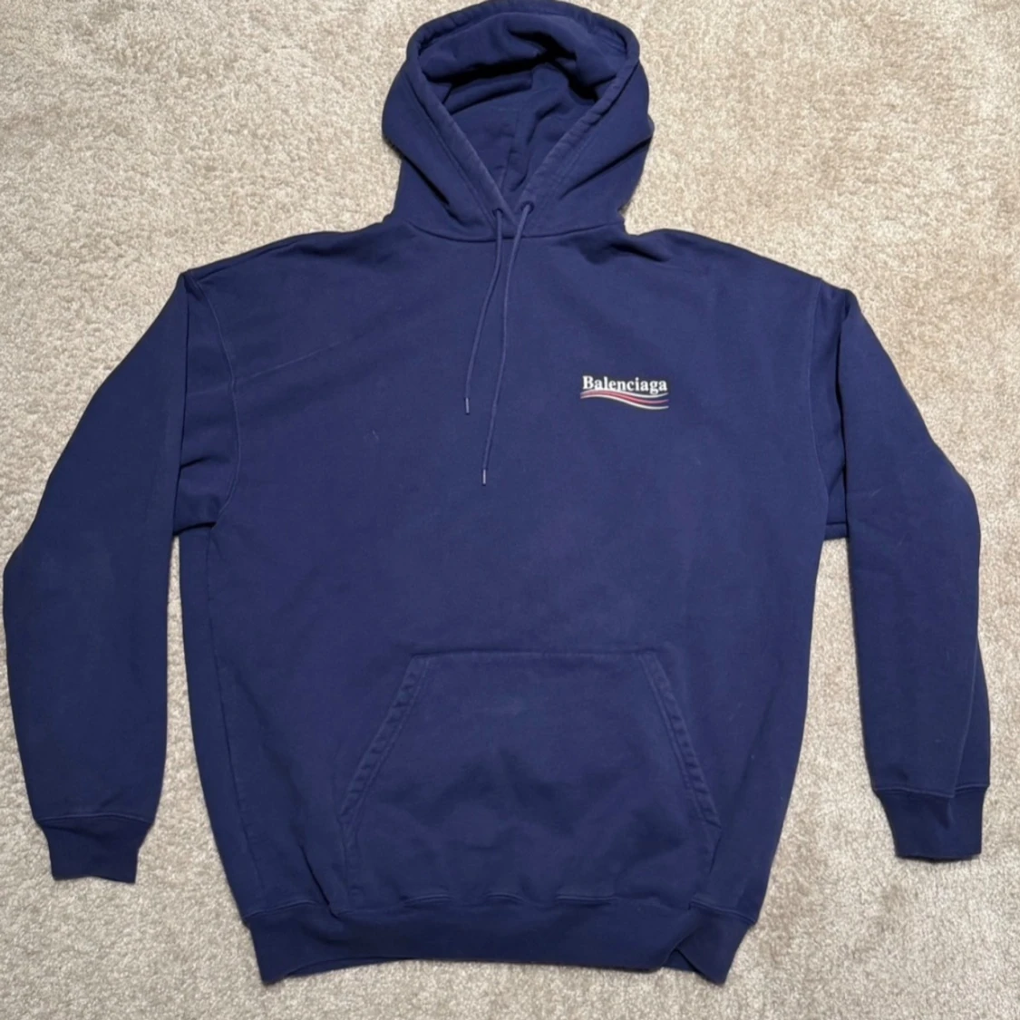 Mörkblå Balenciaga hoodie med tryck - 1