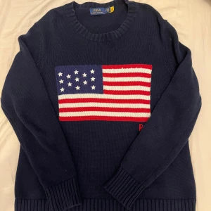 Ralph Lauren tröja  - En väldigt snygg ralph lauren tröja i storlek S som är i väldigt bra skick, vid funderingar medela 😀