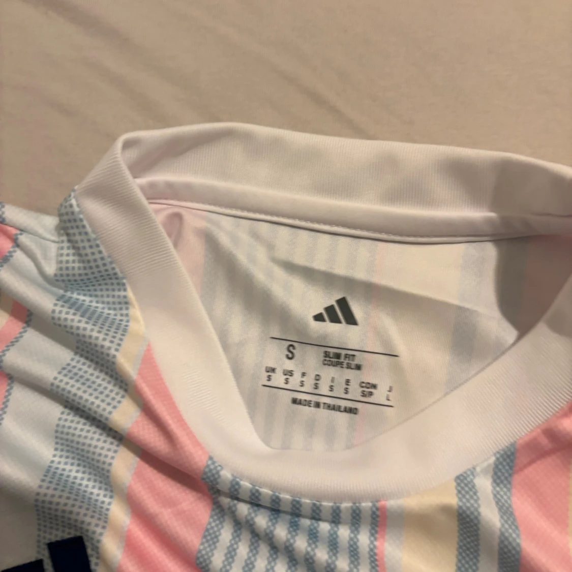 Juventus randig fotbollströja Adidas S träningströja - 1