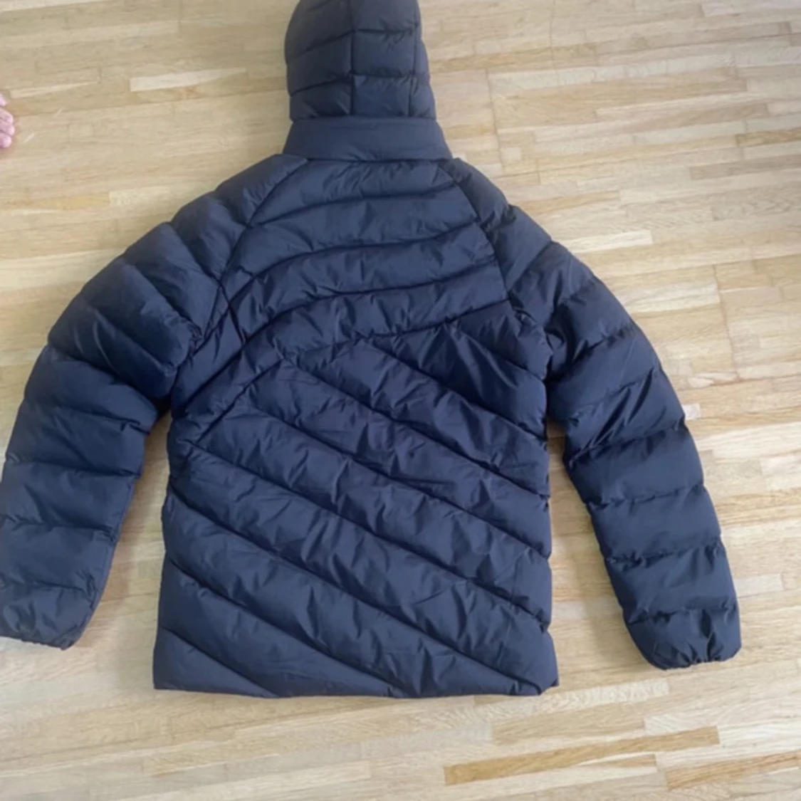 Svart dunjacka från EA7 Emporio Armani - 1