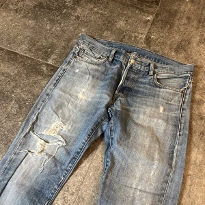 Vintage Ralph Lauren Denim & Supply Jeans - Tja! säljer mina riktigt schyssta raffe jeans med slitningar👏 Strlk 34/32 men sitter som 33/32! Sitter slim/straight🫡