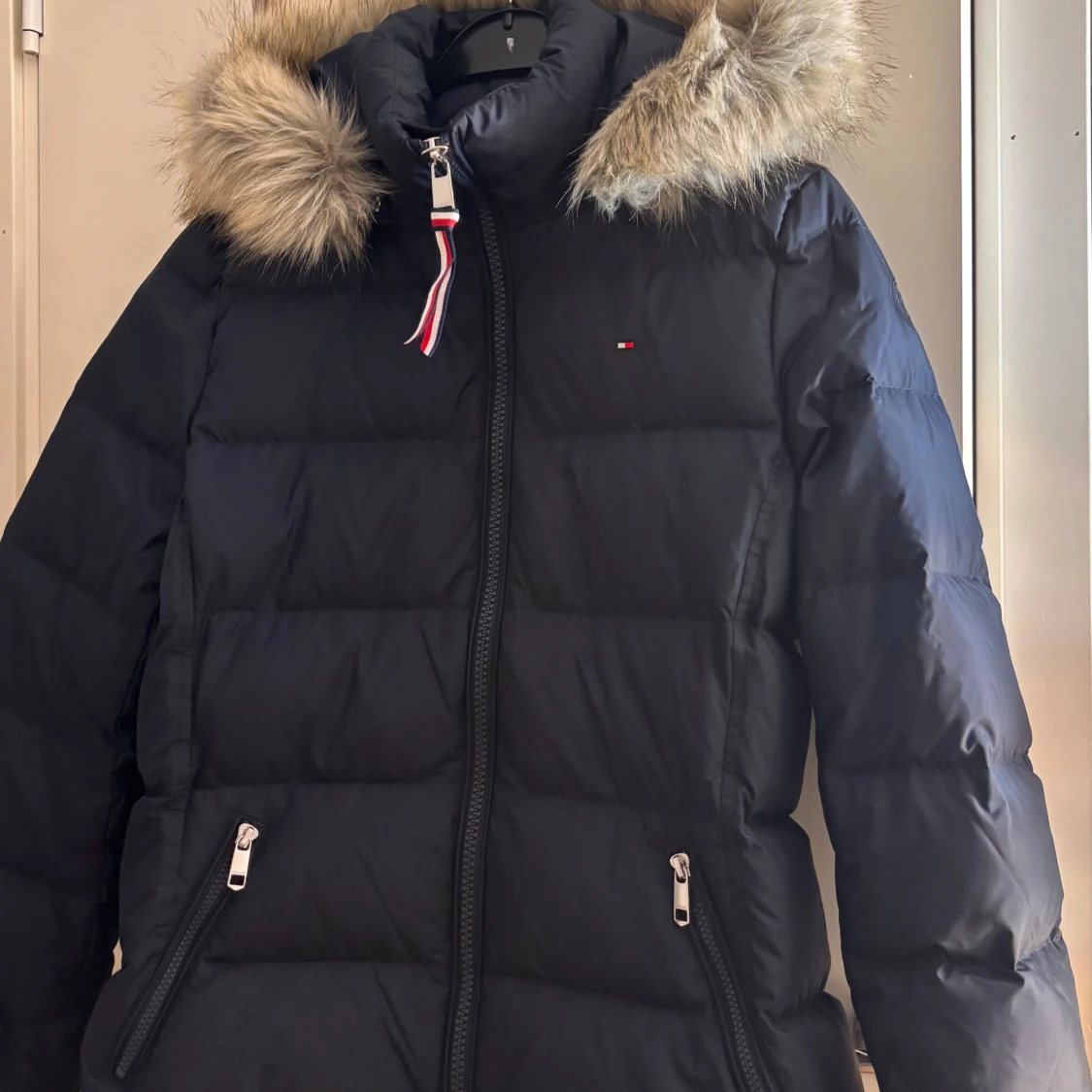 Svart pufferjacka Tommy Hilfiger L