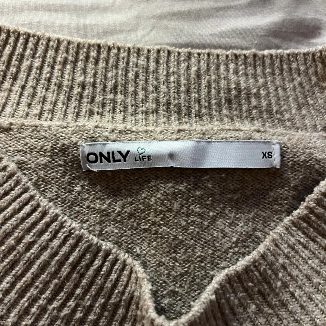 Beige stickad tröja från ONLY - 3