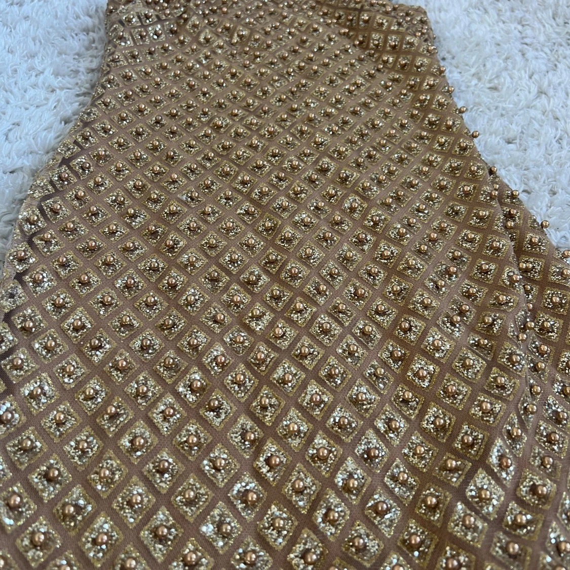 Glittrig kortklänning - 1