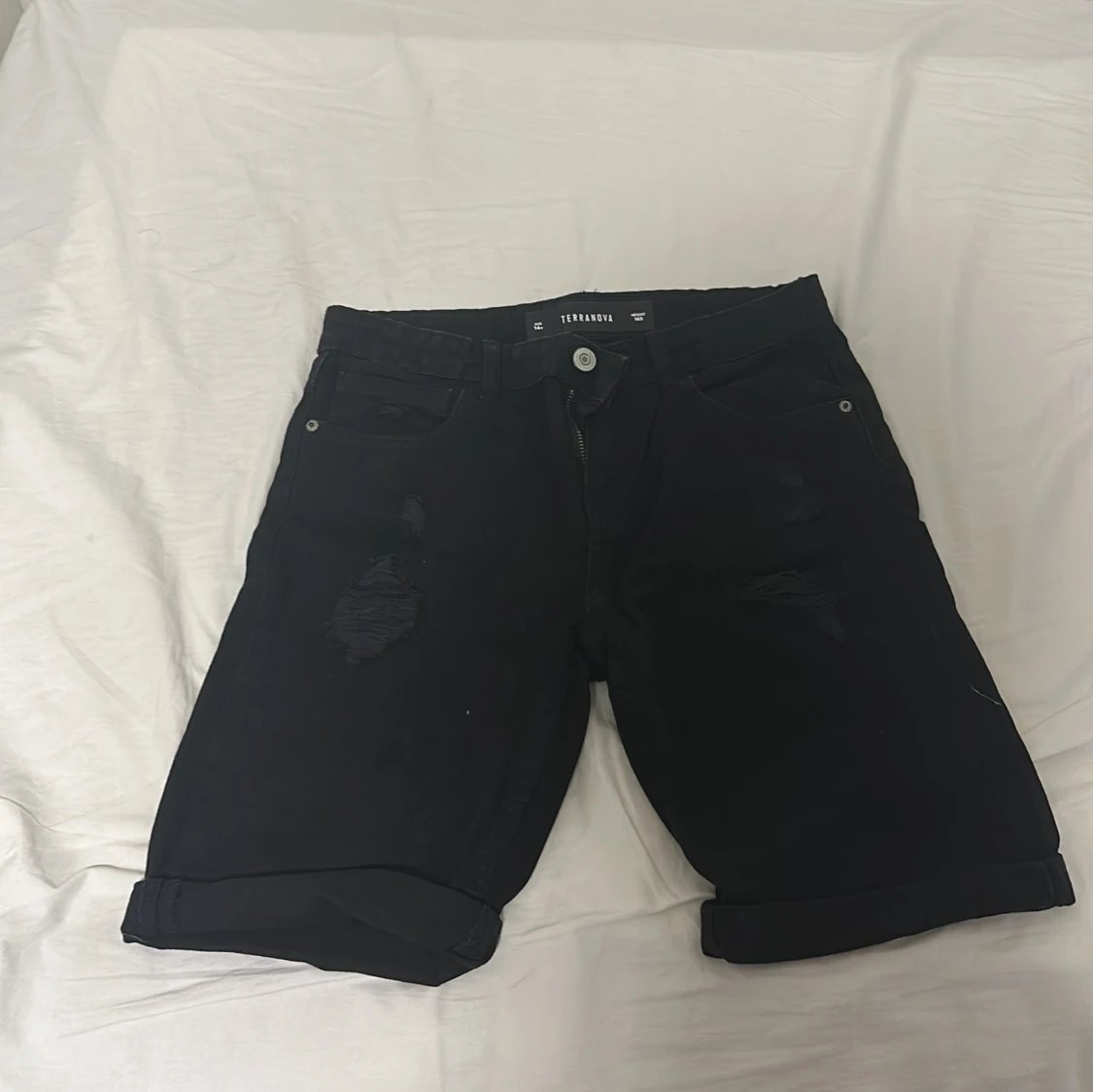 Svarta jeansshorts från Terranova