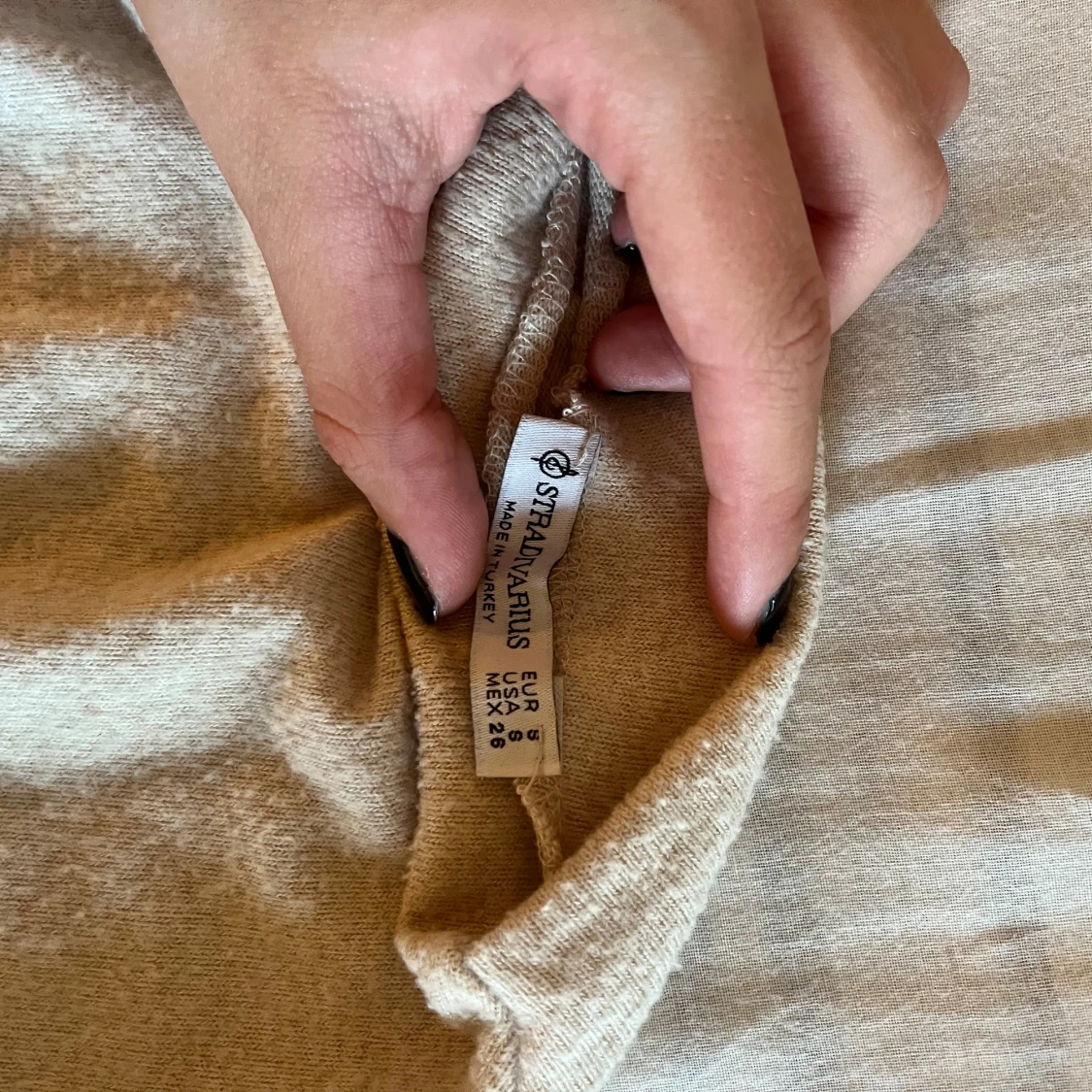 Ljusbeige polotopp från Stradivarius - 2