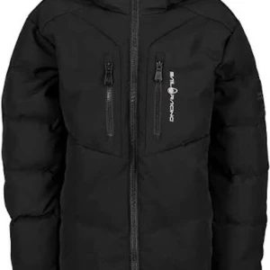 Svart pufferjacka från Sail Racing - Svart pufferjacka från Sail Racing med två bröstfickor med dragkedja och logotyp på vänster sida. Jackan har hög krage, långa ärmar och en rak passform. Perfekt för kalla dagar och har en stilren look som funkar till det mesta. Nypris ca 3000