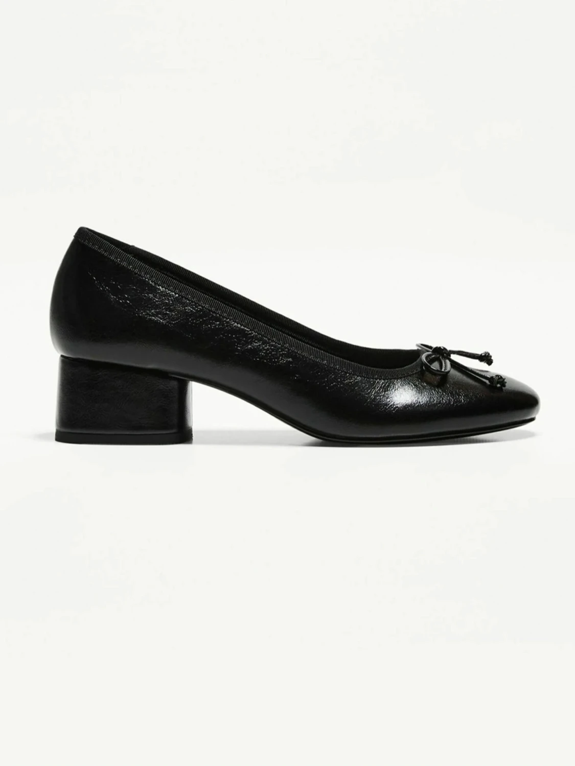 Svarta pumps med klack