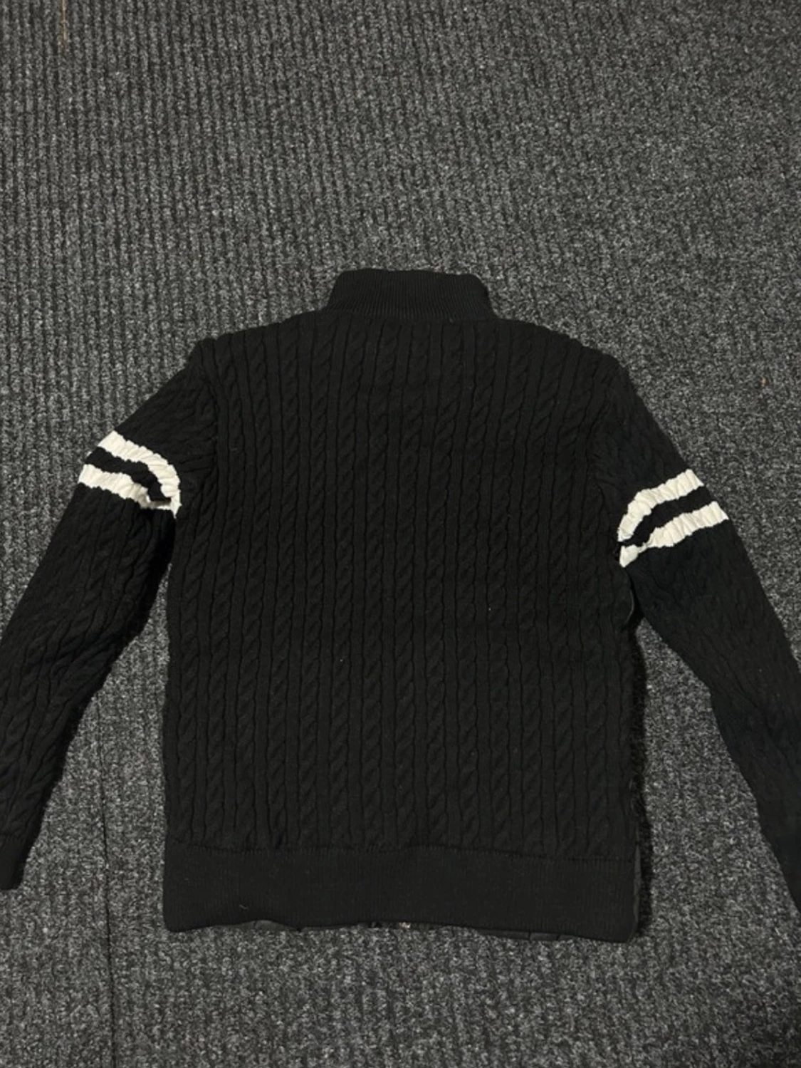 Svart pufferjacka från Moncler - 1