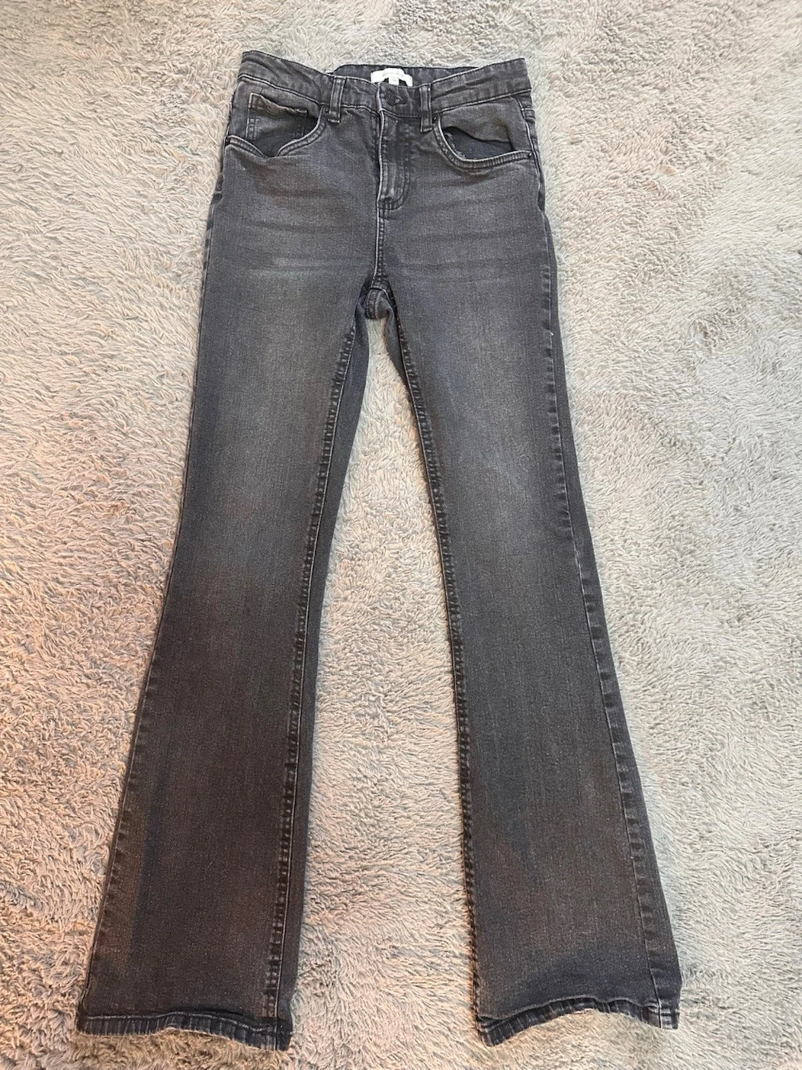 Grå bootcut jeans från Denim Day