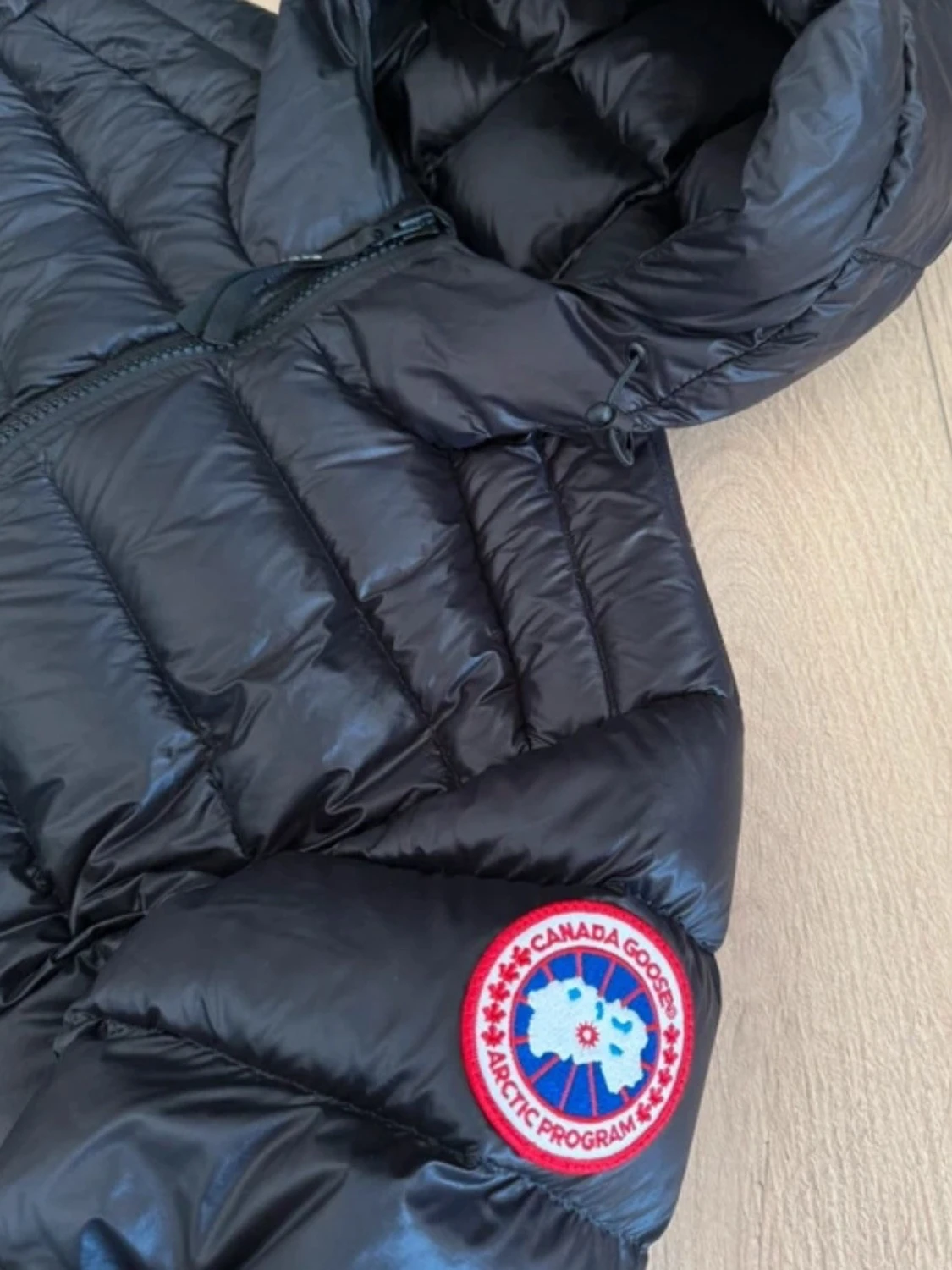 Svart dunjacka från Canada Goose S - 1