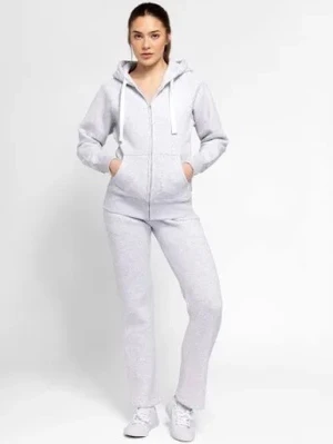 Russemerch - Ett grått russemerch sett med fina vita snören som gör setter unikt,enkelt att matcha till vardags eller för en mys kväll hemma 💕