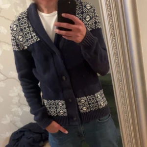 Cardigan - Stickad cardigan 