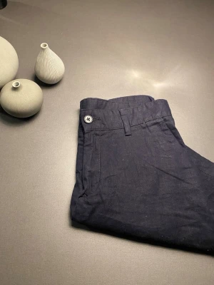 Linne shorts  - Säljer nu dessa riktigt snygga linne shorts från Cubus i st s bara höra av dig vid frågor eller funderingar och pris kan absolut diskuteras. Shortsen är aldrig använda